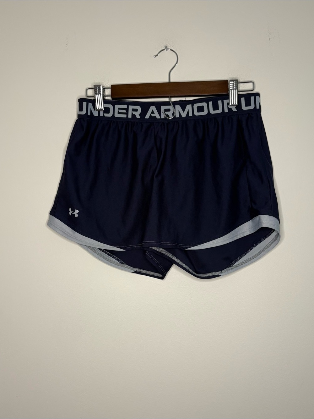 Under Armour Women's Navy Elastic-Waist Running Shorts Medium Heatgear
